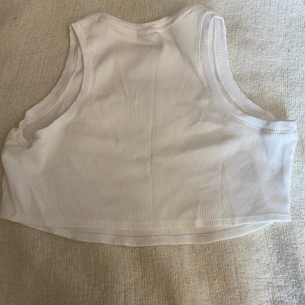 NWOT Rare White Floral Embroidered Women's Nike Crop Top - Picture 10 of 10